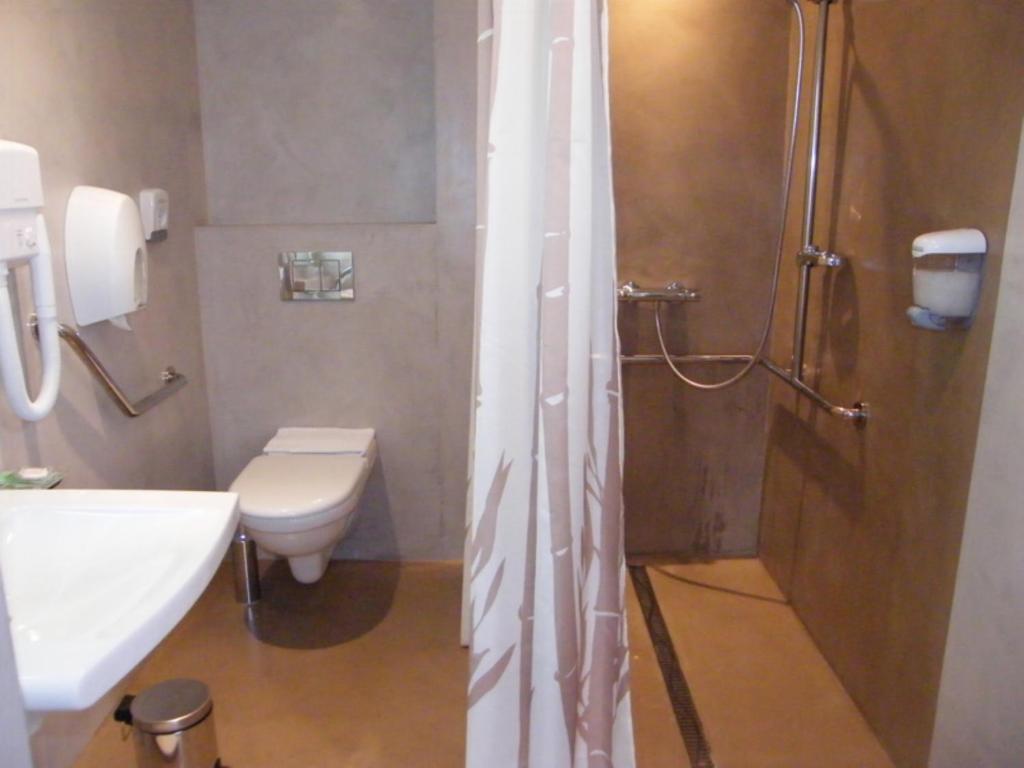 Cit'Hotel Saint-Pierre Vire  Exterior photo
